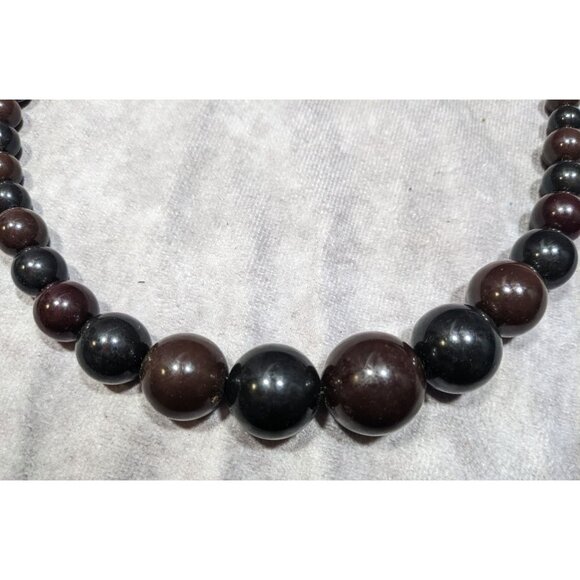 Black And Brown Graduated Beaded Necklace - Picture 8 of 8